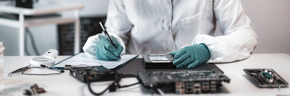 Lab worker filling out paperwork in lab, image generated by AI